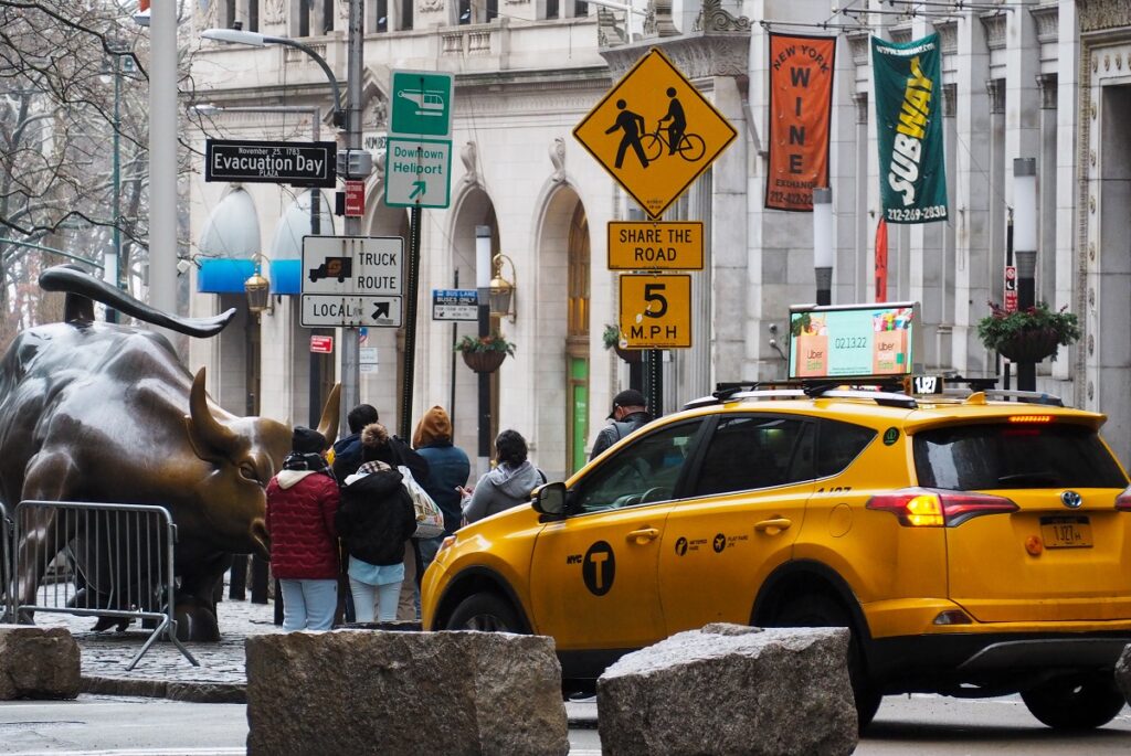 Photo-Spot-Charging-Bull